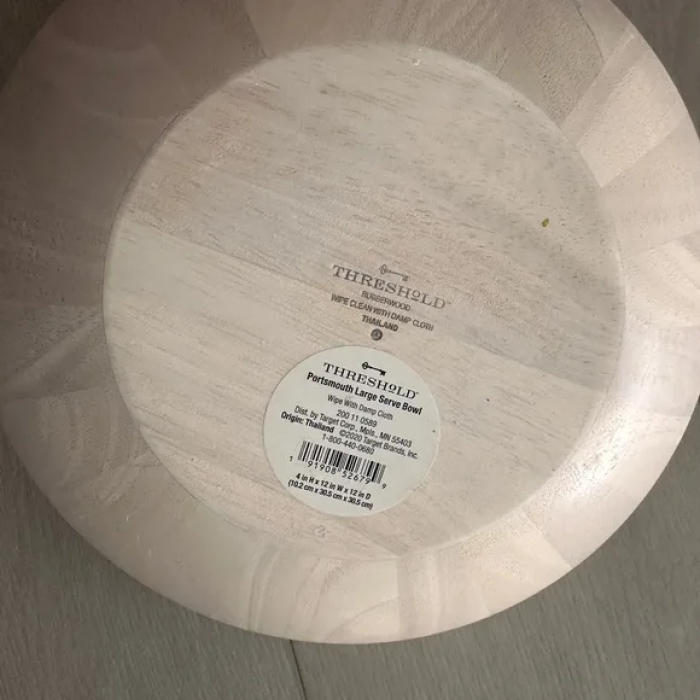 White Washed Rubberwood Serving Bowl. Deep rounded modern, fresh natural look. This versatile bowl is ideal for serving fruits, salads and other dishes. - Image 4