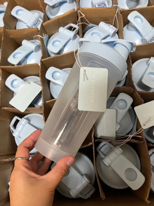 The collagen co ultimate bundle of nourishment and radiance with our Glow Shaker Bundle. Choose from our four deliciously creamy flavours of our Glow Shakes, infused with collagen for a radiant glow from within. To ensure a perfectly blended shake every time, we've also included a premium Collagen Protein Shaker. - Image 3