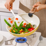 TOKYAMA Can also be used with induction and gas stoves The pots and pans are durable thanks to their highly durable coating. Frying pans and pots with detachable handles 7 piece se - Image 3